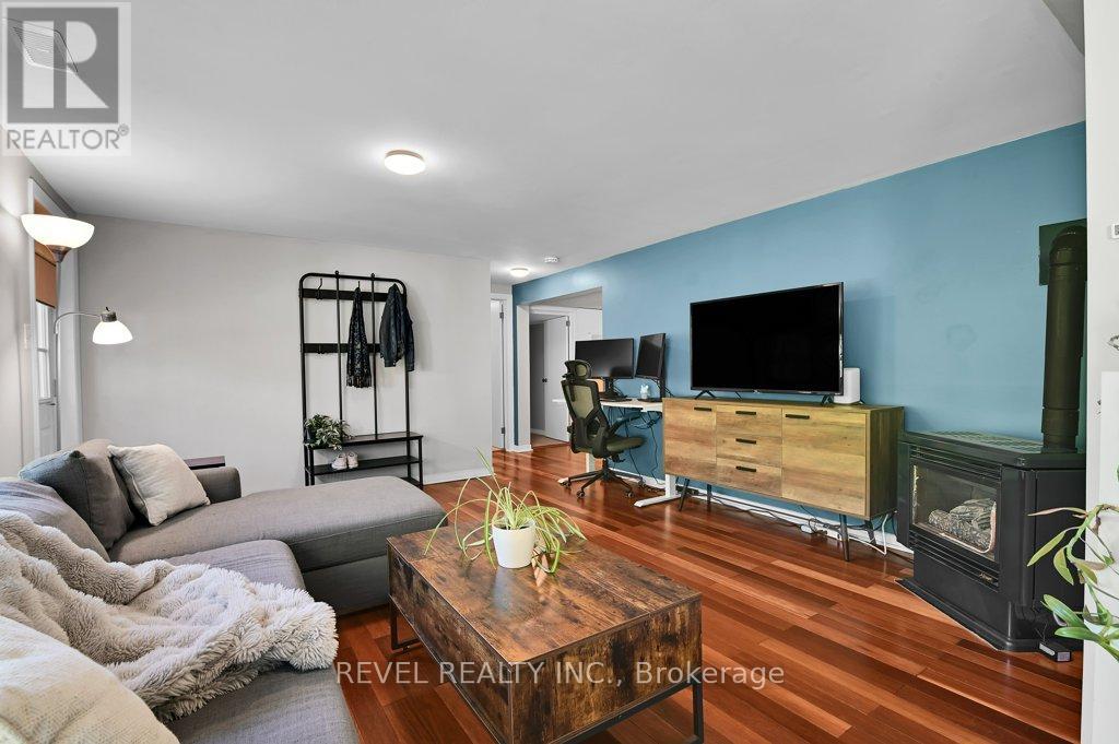 6 Bed, 3 Bath House for Sale in Ottawa – 2555 REGINA STREET, Ottawa – MLS# X13459744 - Image 25