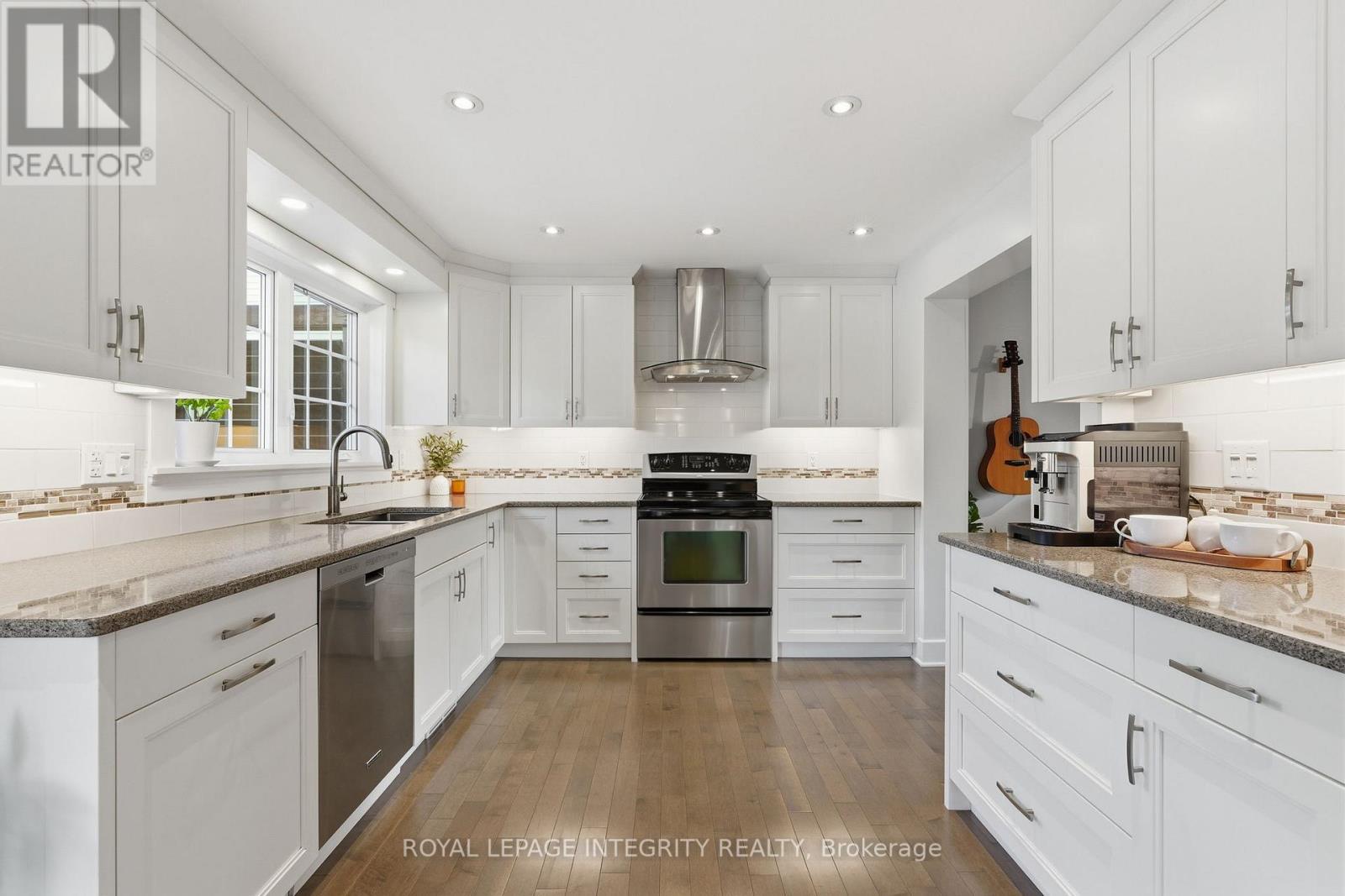 3 Bed, 4 Bath House for Sale in Ottawa – 192 PARK GROVE DRIVE, Ottawa – MLS# X13459866 - Image 15