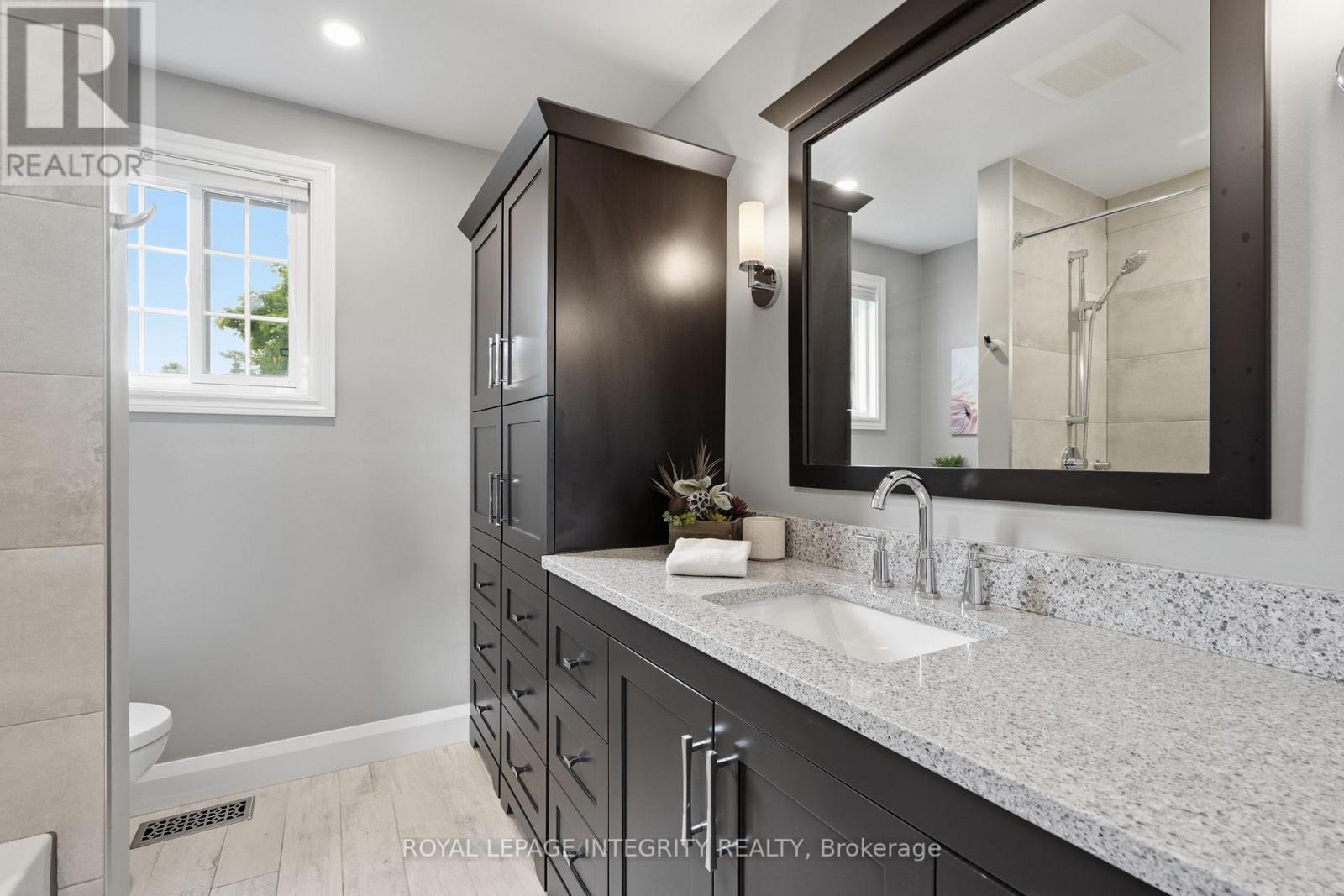 3 Bed, 4 Bath House for Sale in Ottawa – 192 PARK GROVE DRIVE, Ottawa – MLS# X13459866 - Image 26