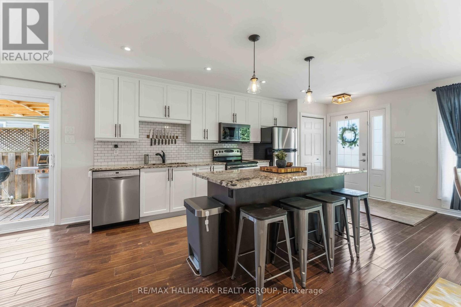 3 Bed, 3 Bath House for Sale in Ottawa – 352 MOCKINGBIRD DRIVE, Ottawa – MLS# X13459884 - Image 16