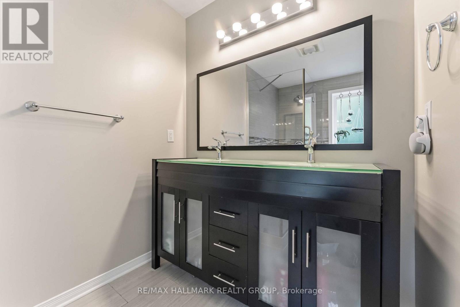 3 Bed, 3 Bath House for Sale in Ottawa – 352 MOCKINGBIRD DRIVE, Ottawa – MLS# X13459884 - Image 24