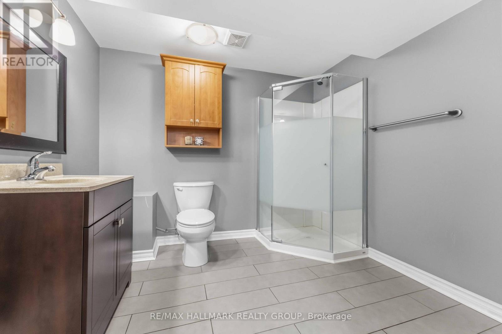 3 Bed, 3 Bath House for Sale in Ottawa – 352 MOCKINGBIRD DRIVE, Ottawa – MLS# X13459884 - Image 37