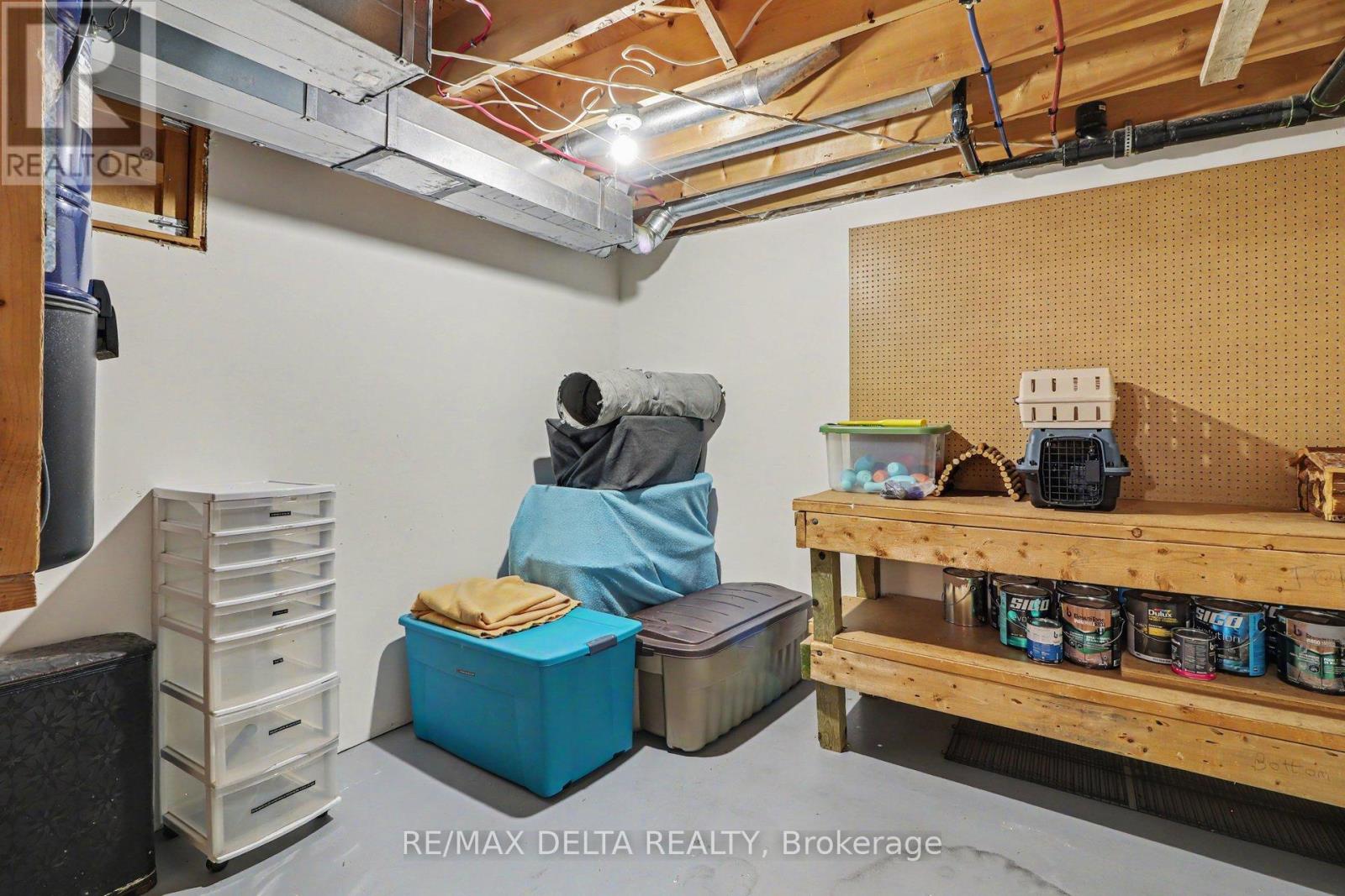 3711 MARCIL ROAD - 33
