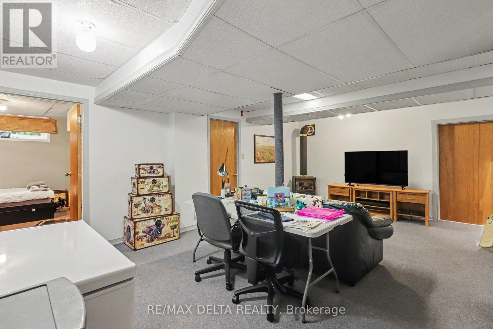 3711 MARCIL ROAD - 34