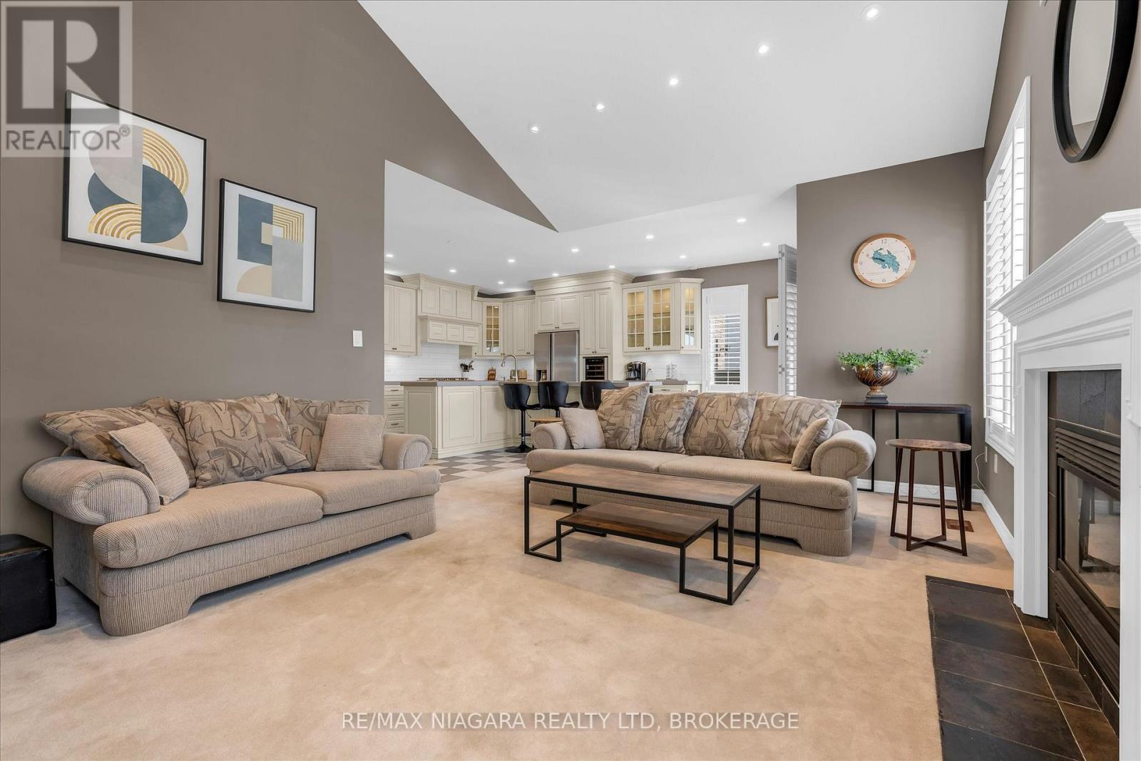 404 WRIGHT CRESCENT - 14