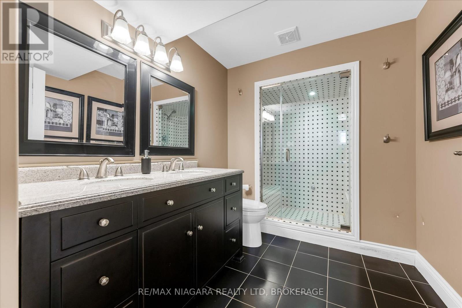 404 WRIGHT CRESCENT - 19