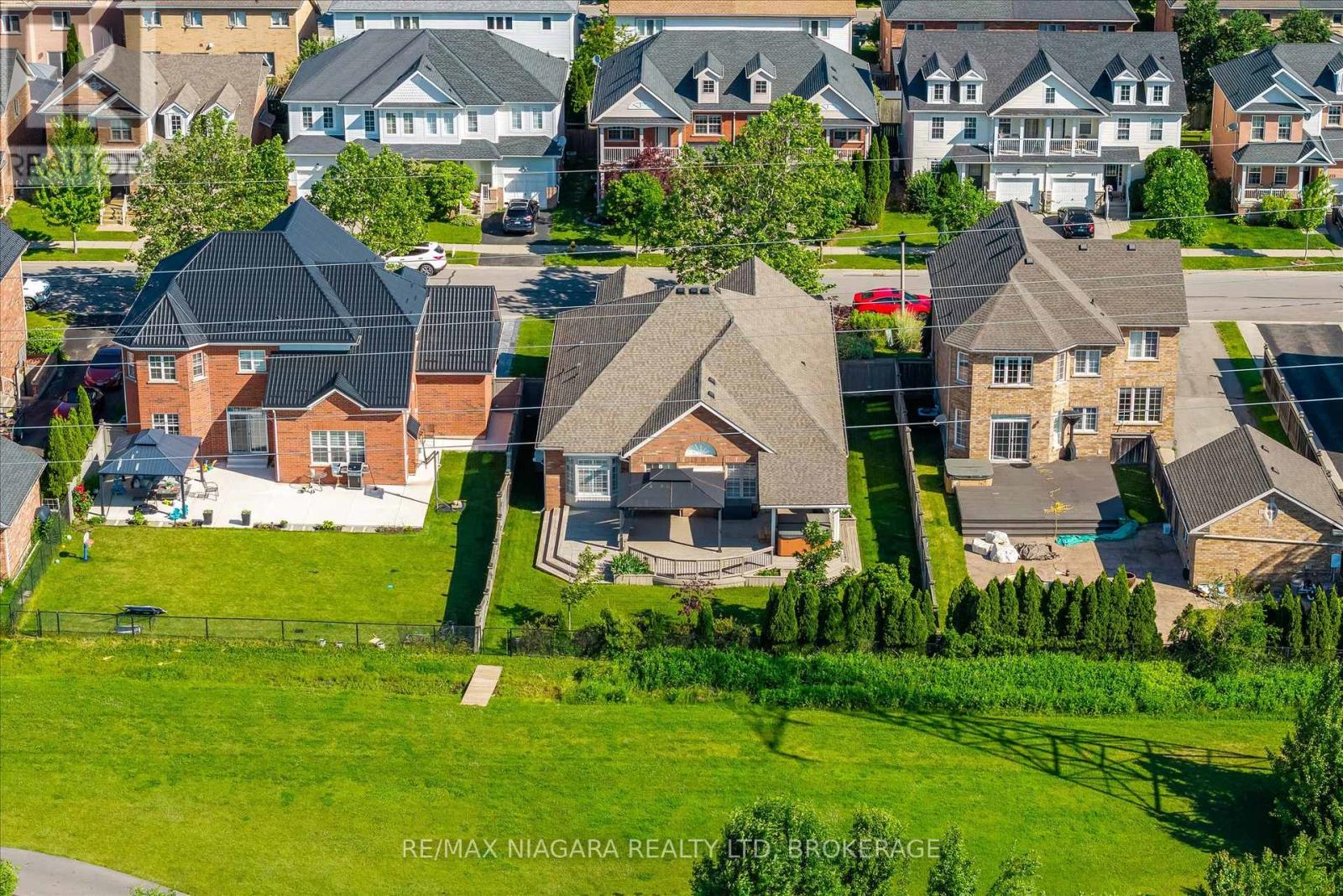 404 WRIGHT CRESCENT - 26