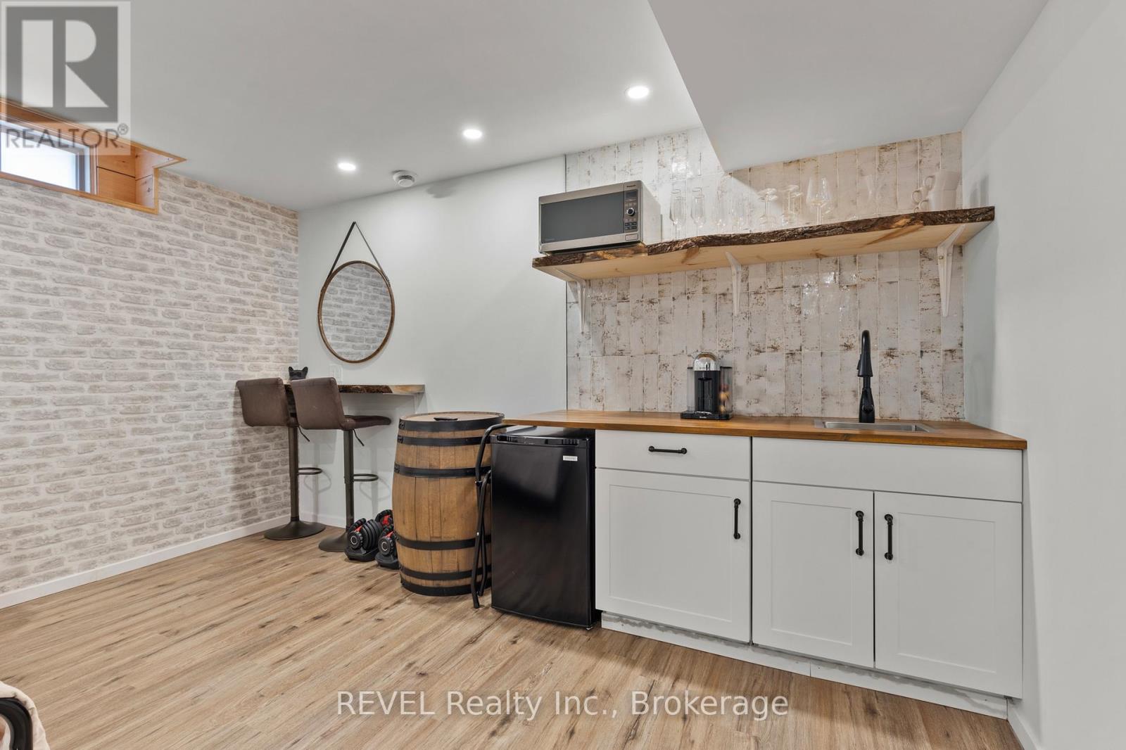 3954 CROWN STREET - 25