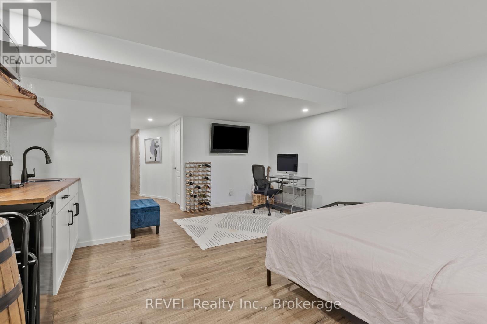 3954 CROWN STREET - 26