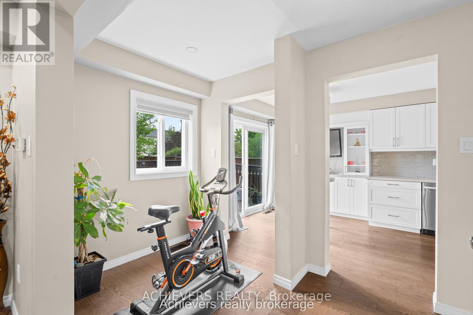 66 LEGGOTT AVENUE - 10
