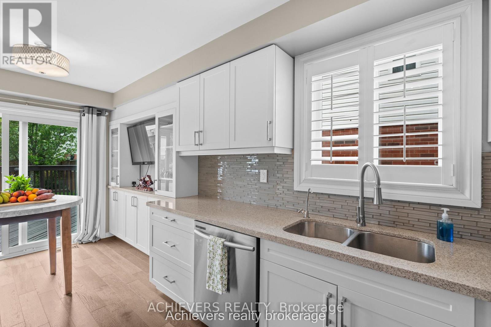 66 LEGGOTT AVENUE - 14