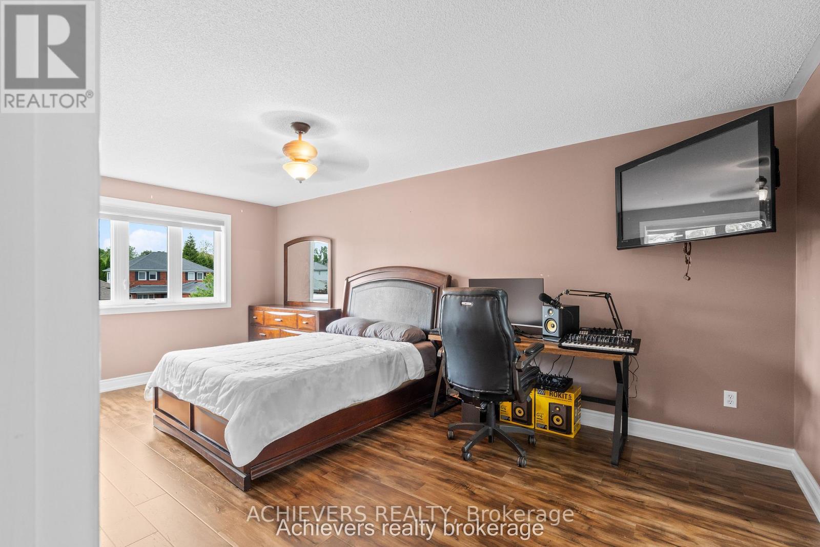 66 LEGGOTT AVENUE - 20
