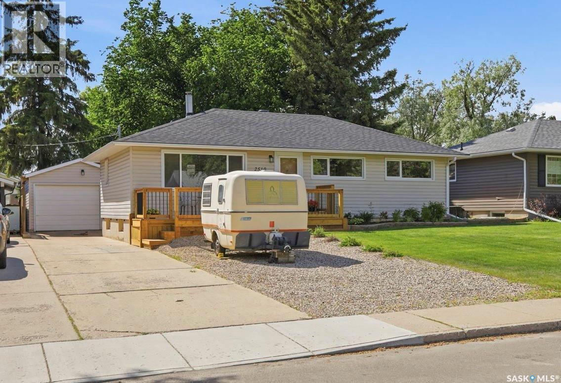 2510 Lansdowne AVENUE - photo 2