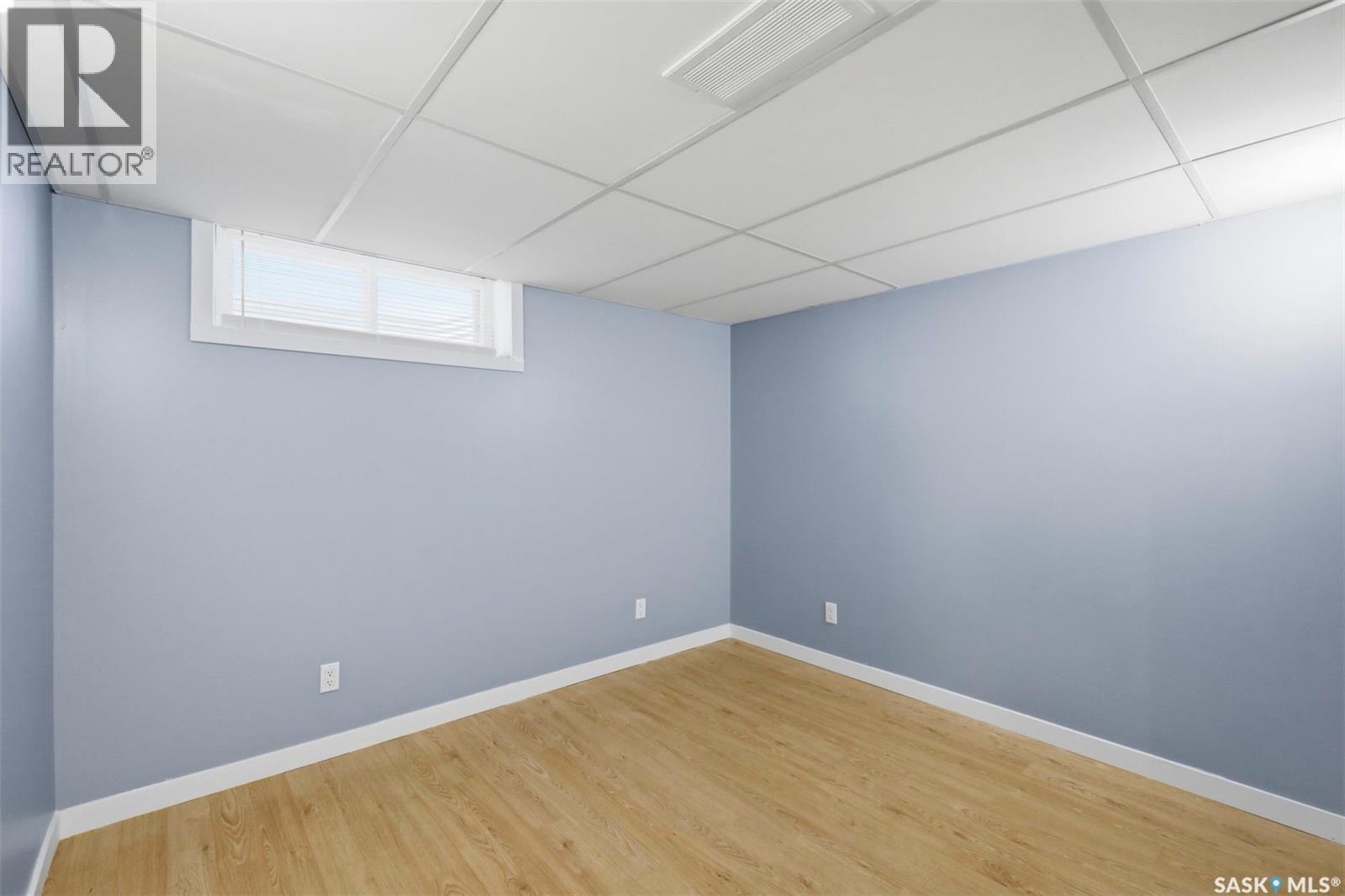 2510 Lansdowne AVENUE — photo 28