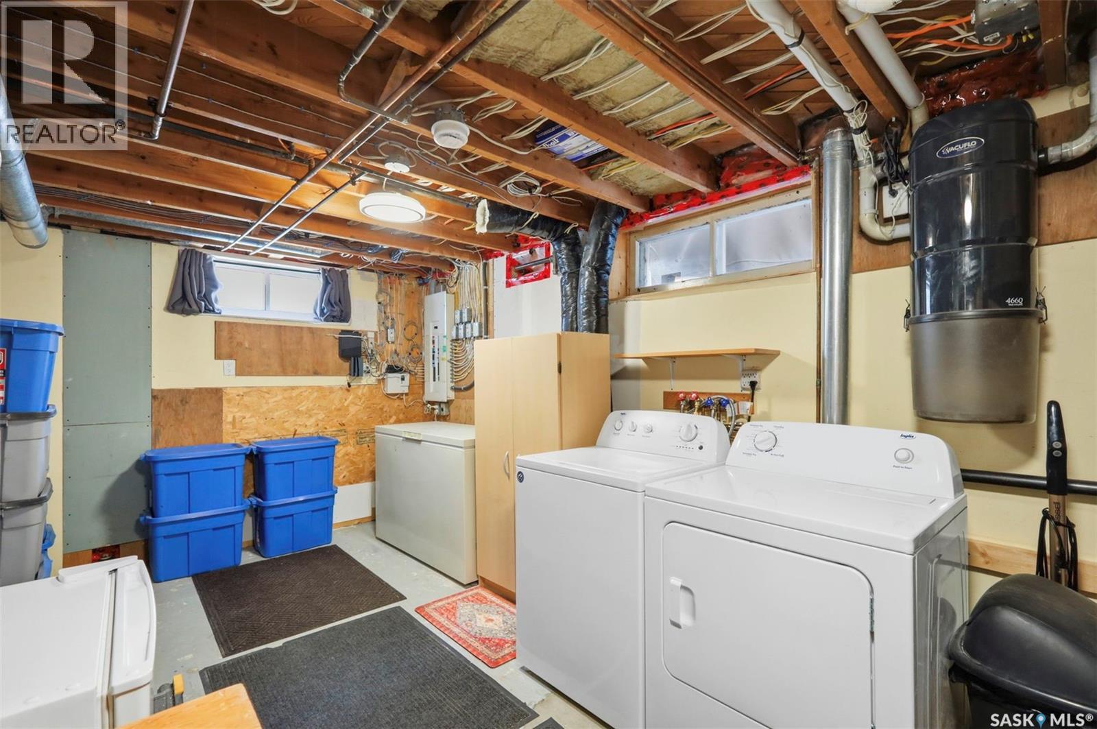 2510 Lansdowne AVENUE — photo 30