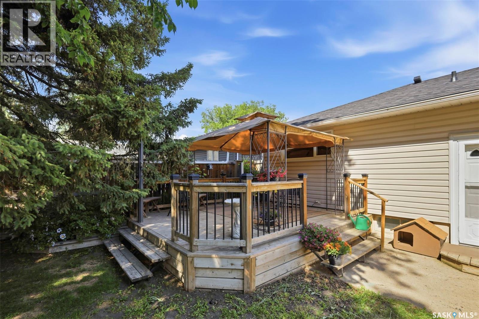 2510 Lansdowne AVENUE — photo 35