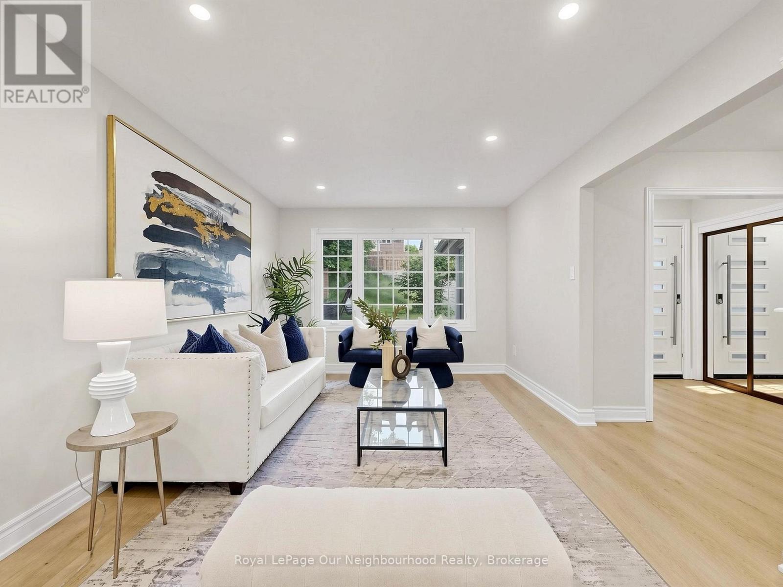 660 DUNN CRESCENT - 3