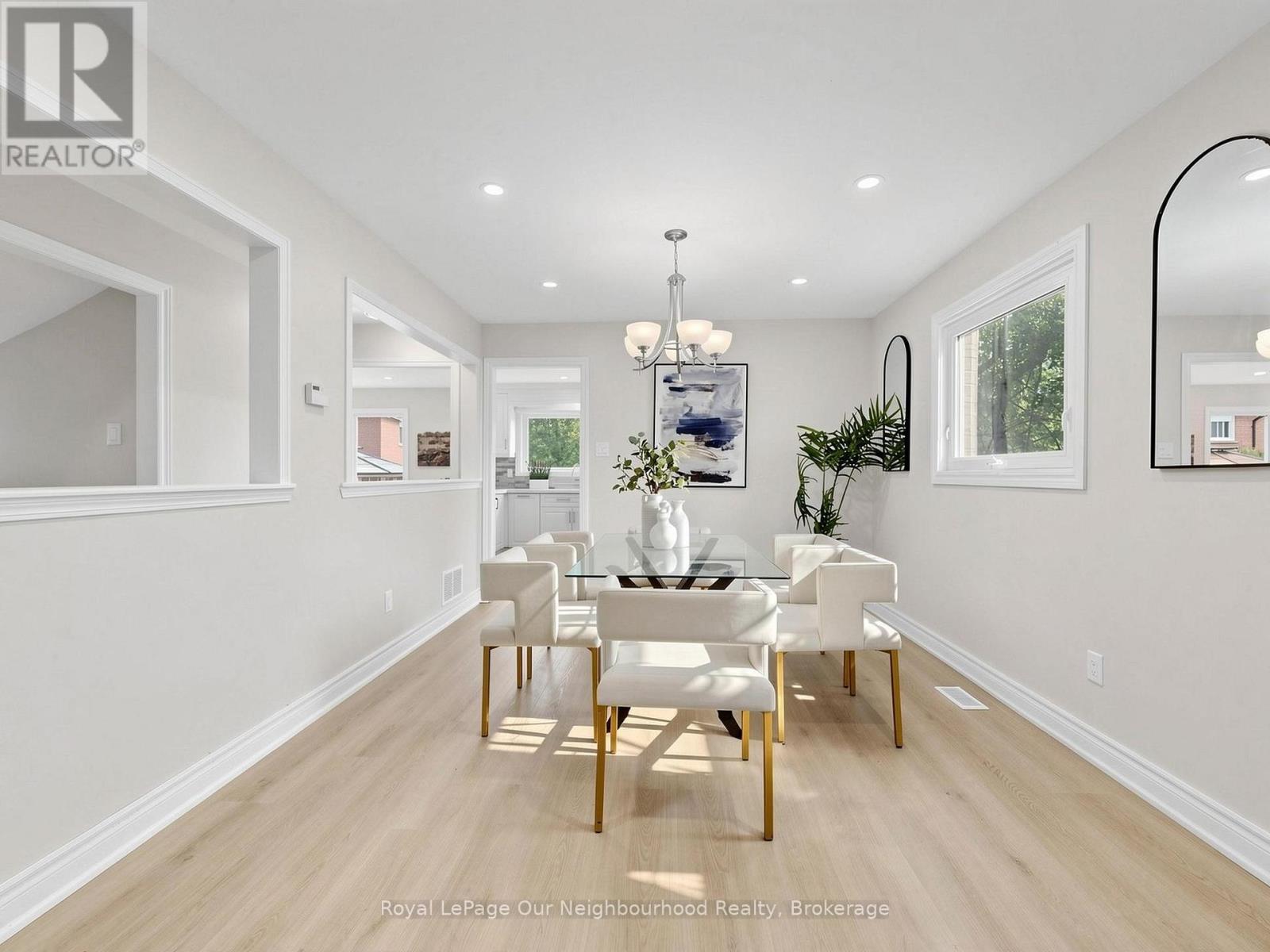 660 DUNN CRESCENT - 4