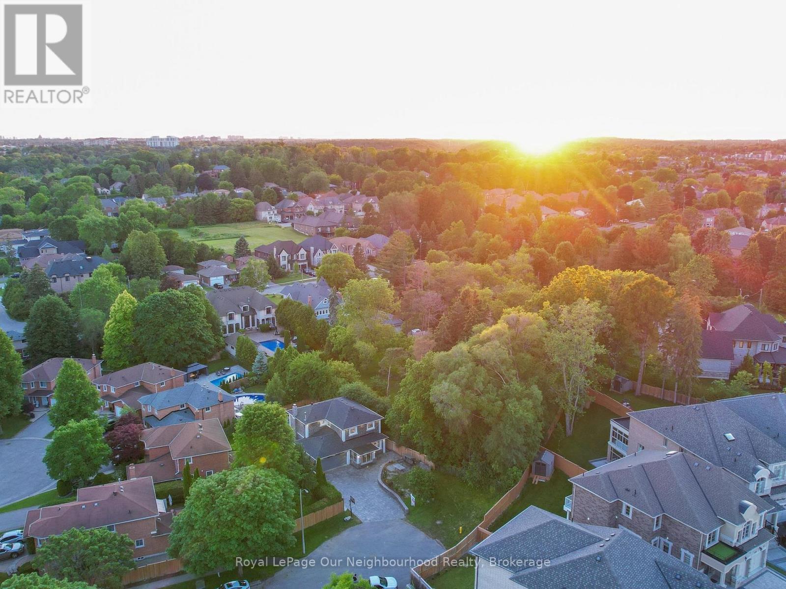 660 DUNN CRESCENT - 43