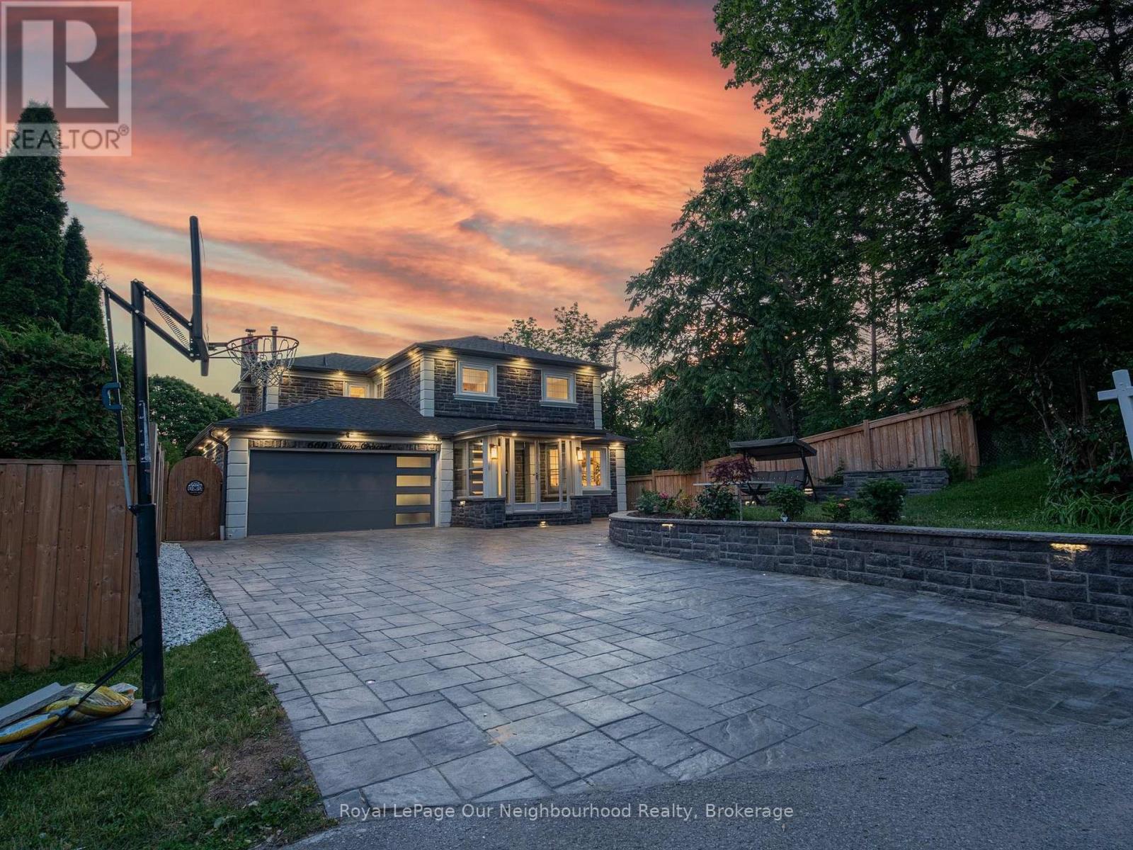 660 DUNN CRESCENT - 45
