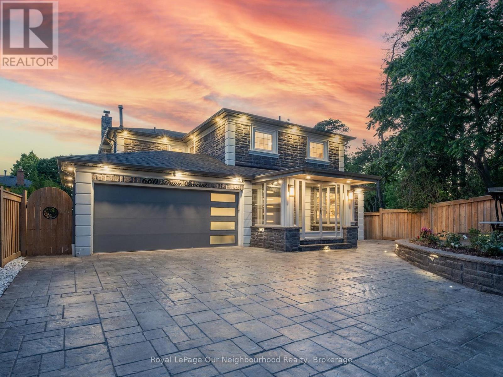 660 DUNN CRESCENT - 47