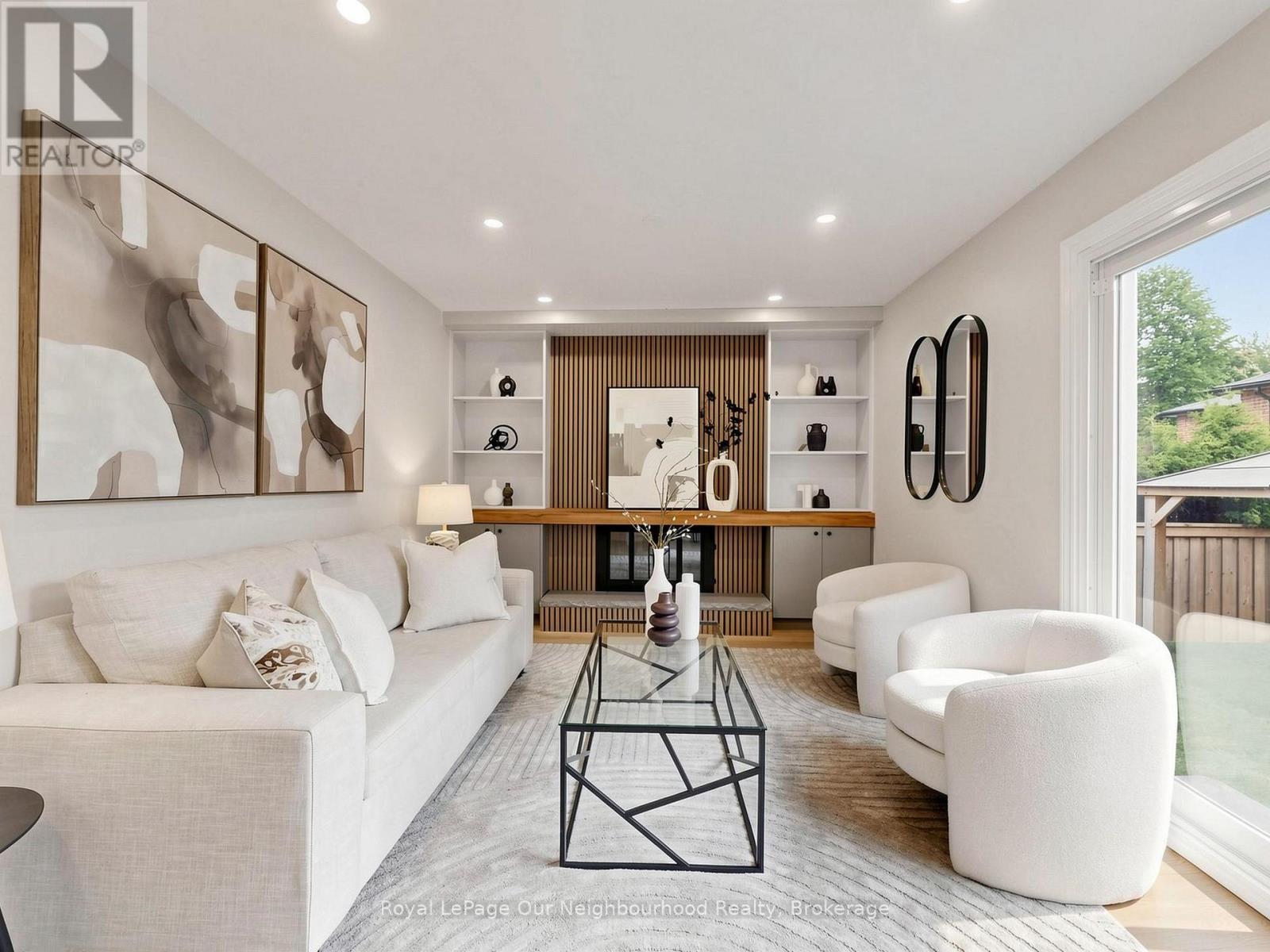 660 DUNN CRESCENT - 7