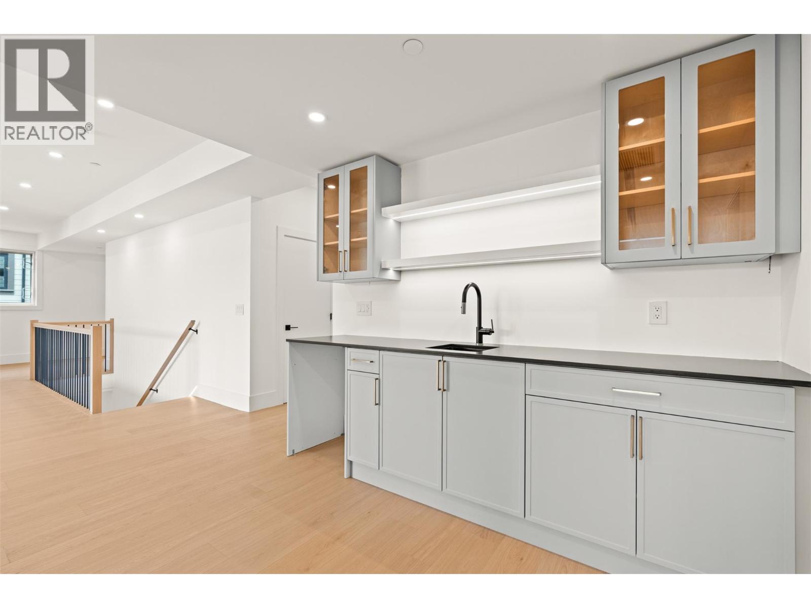8924 Tavistock Road - 34