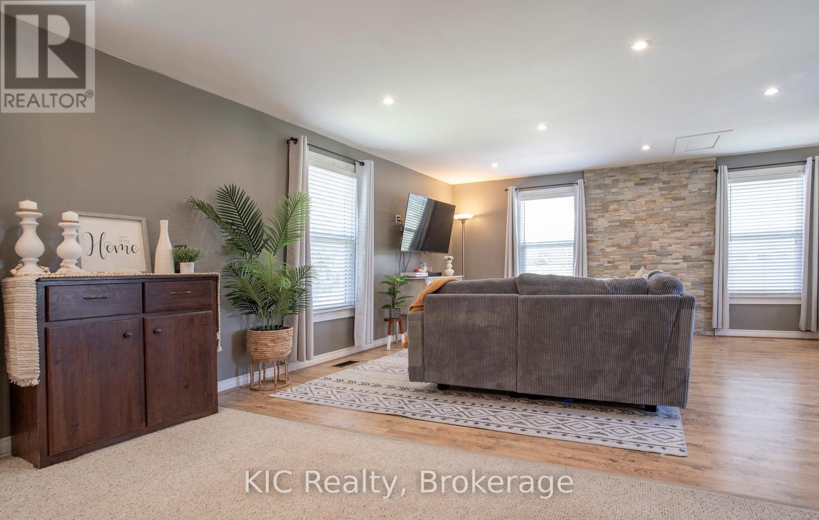 1311 CHARLES STREET - 7