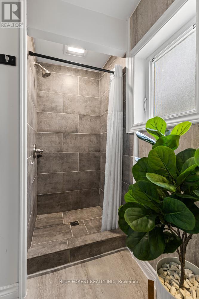 3 MARMORA STREET - 16