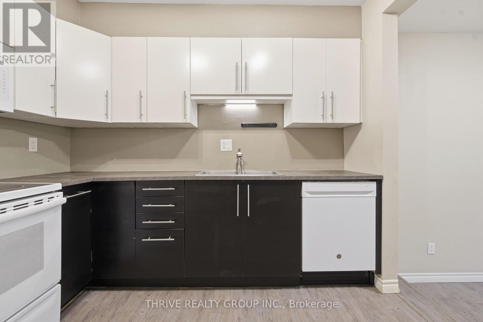 #86 9 AILSA PLACE - 10