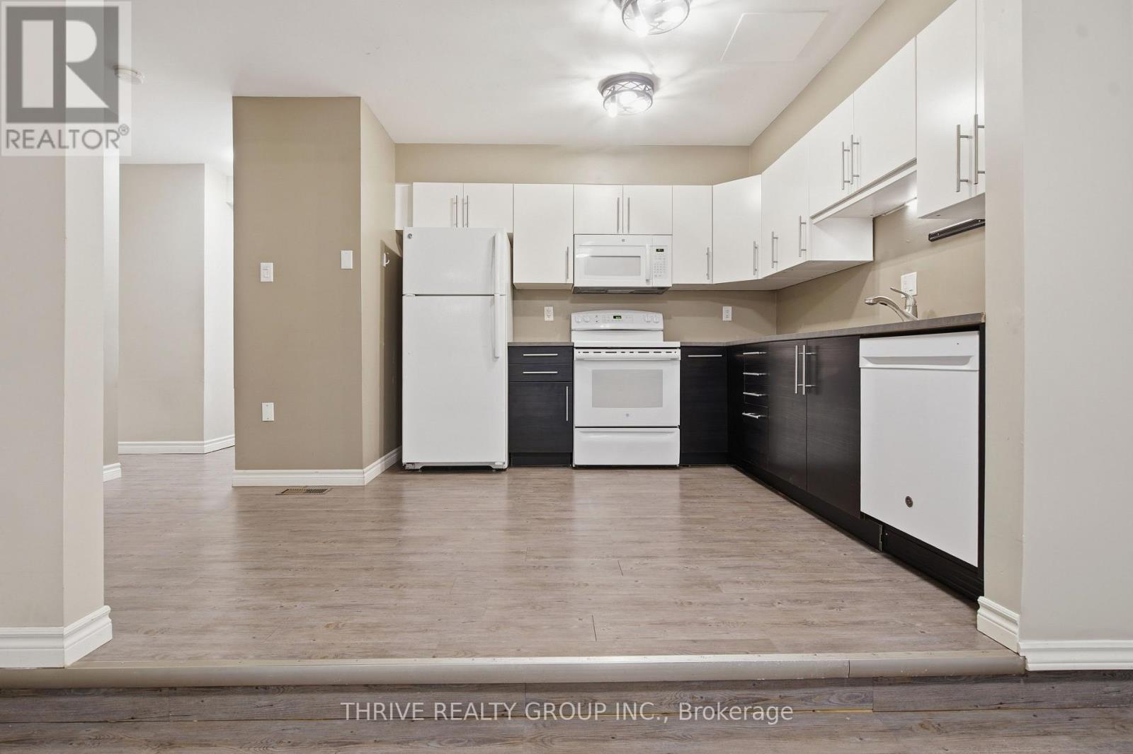#86 9 AILSA PLACE - 9