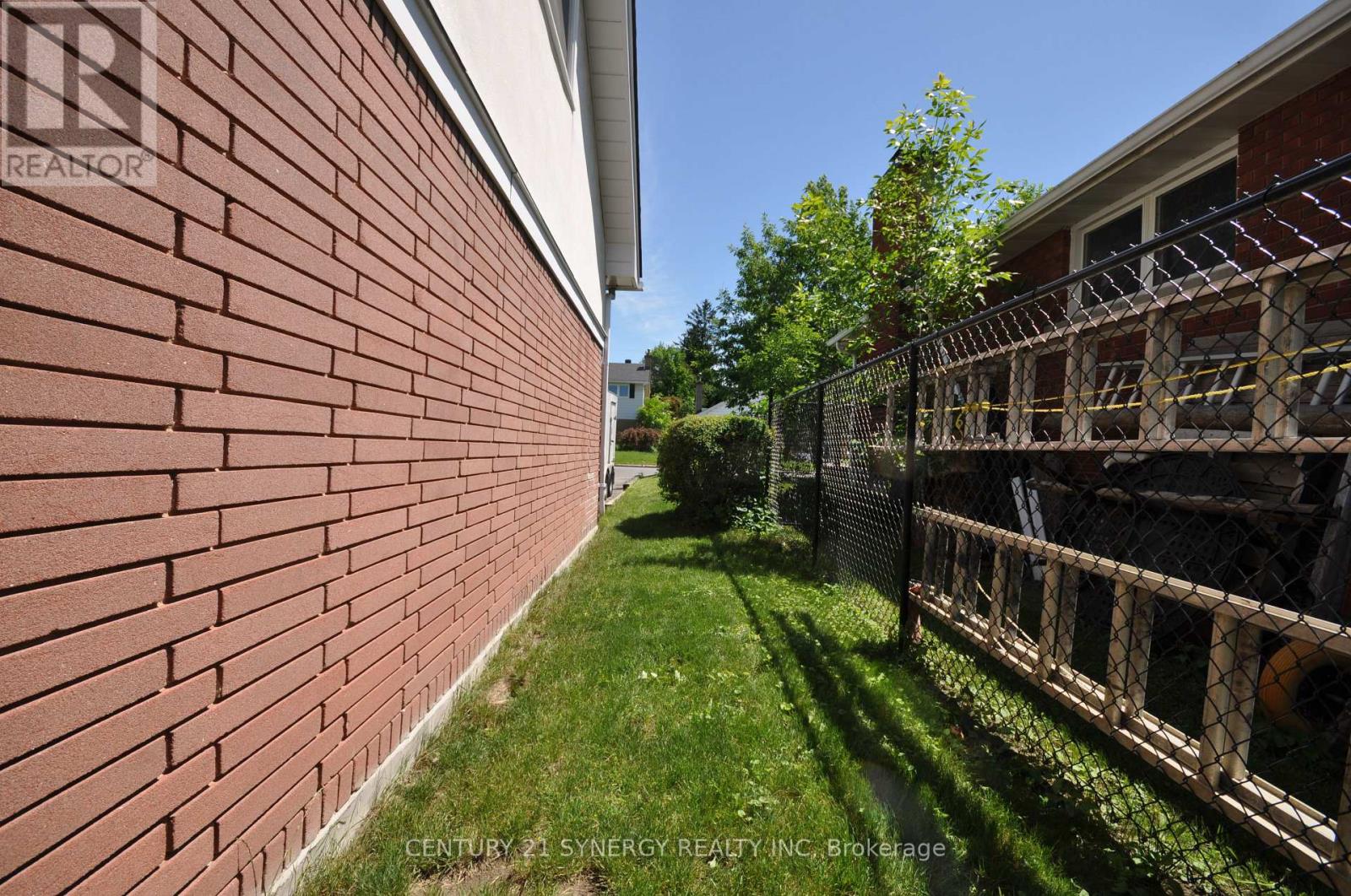 3 Bed, 1 Bath House for Sale in Ottawa – 1308 ERINDALE DRIVE, Ottawa – MLS# X13459982 - Image 30