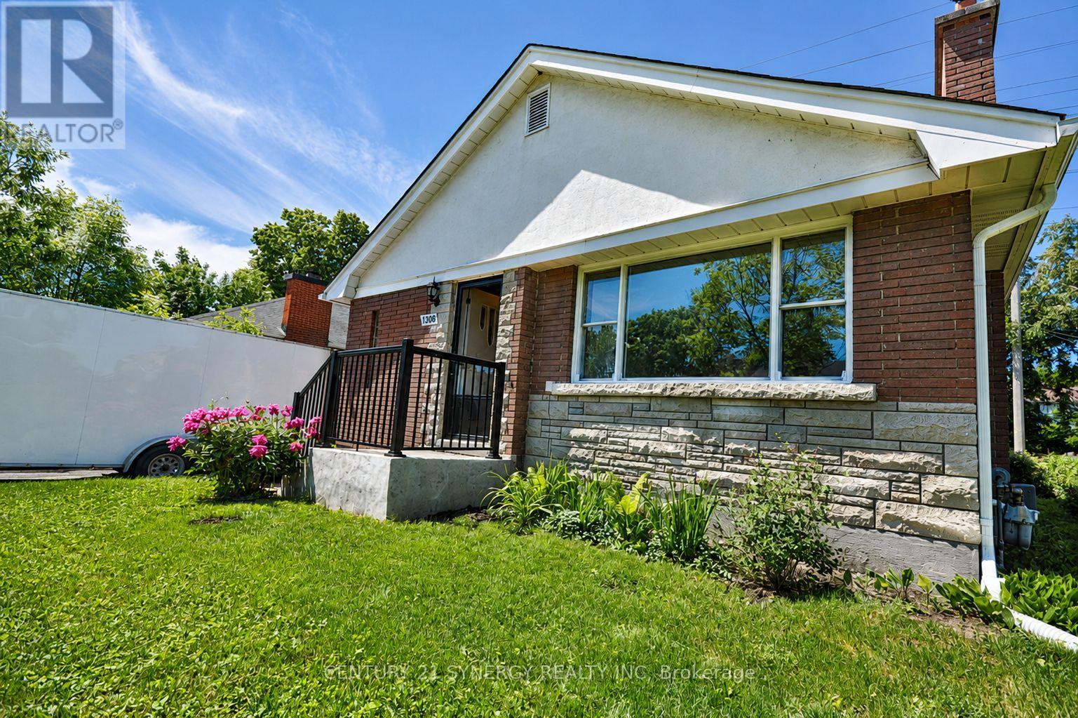 3 Bed, 1 Bath House for Sale in Ottawa – 1308 ERINDALE DRIVE, Ottawa – MLS# X13459982 - Image 32