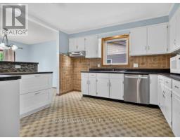 Bedroom 3 - 34 Crestcombe Road, St  Catharines, ON L2S2J4 Photo 6