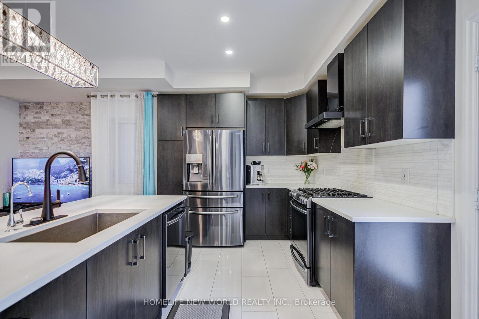 74 TANGO CRESCENT - 14