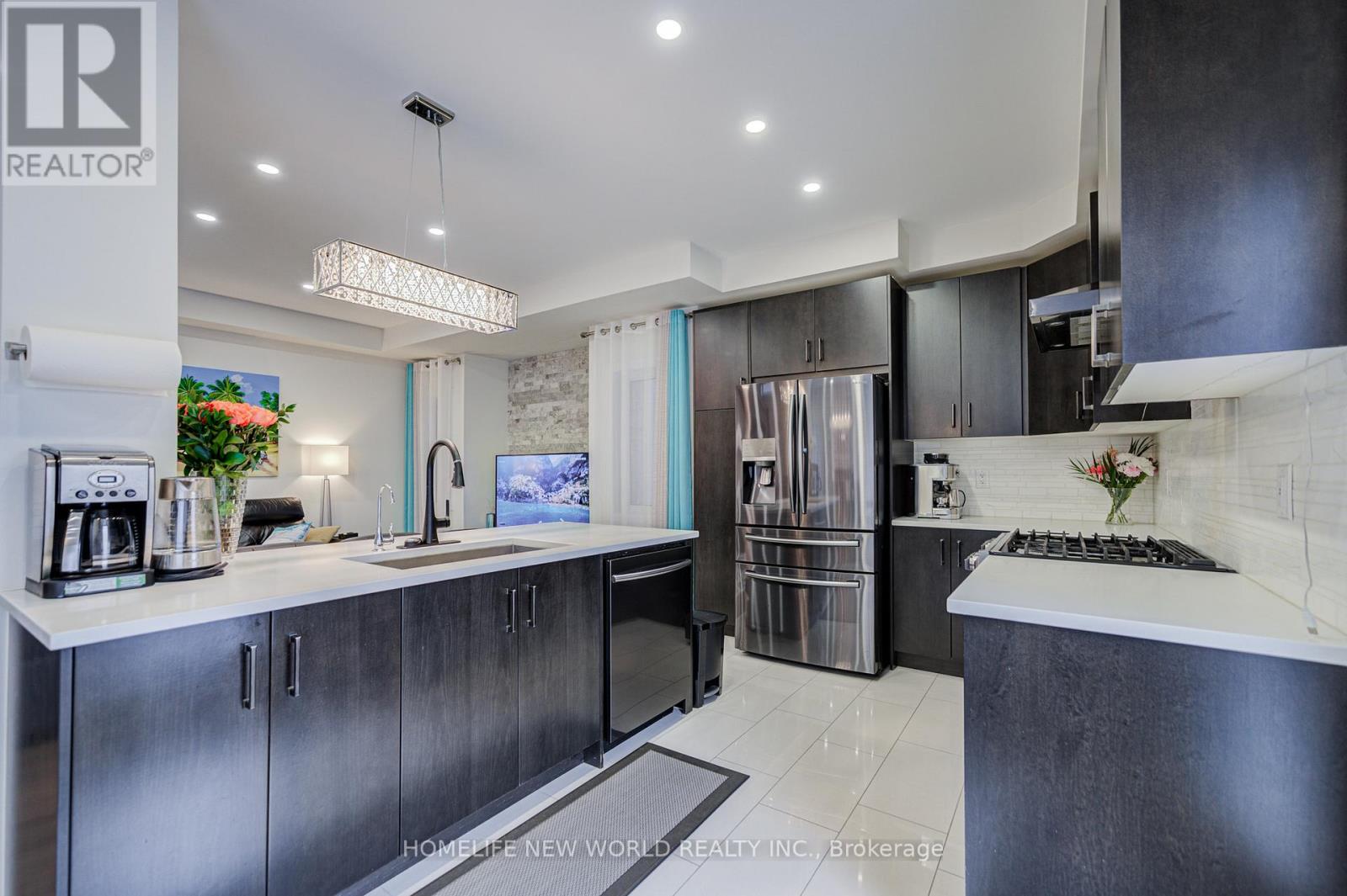 74 TANGO CRESCENT - 15