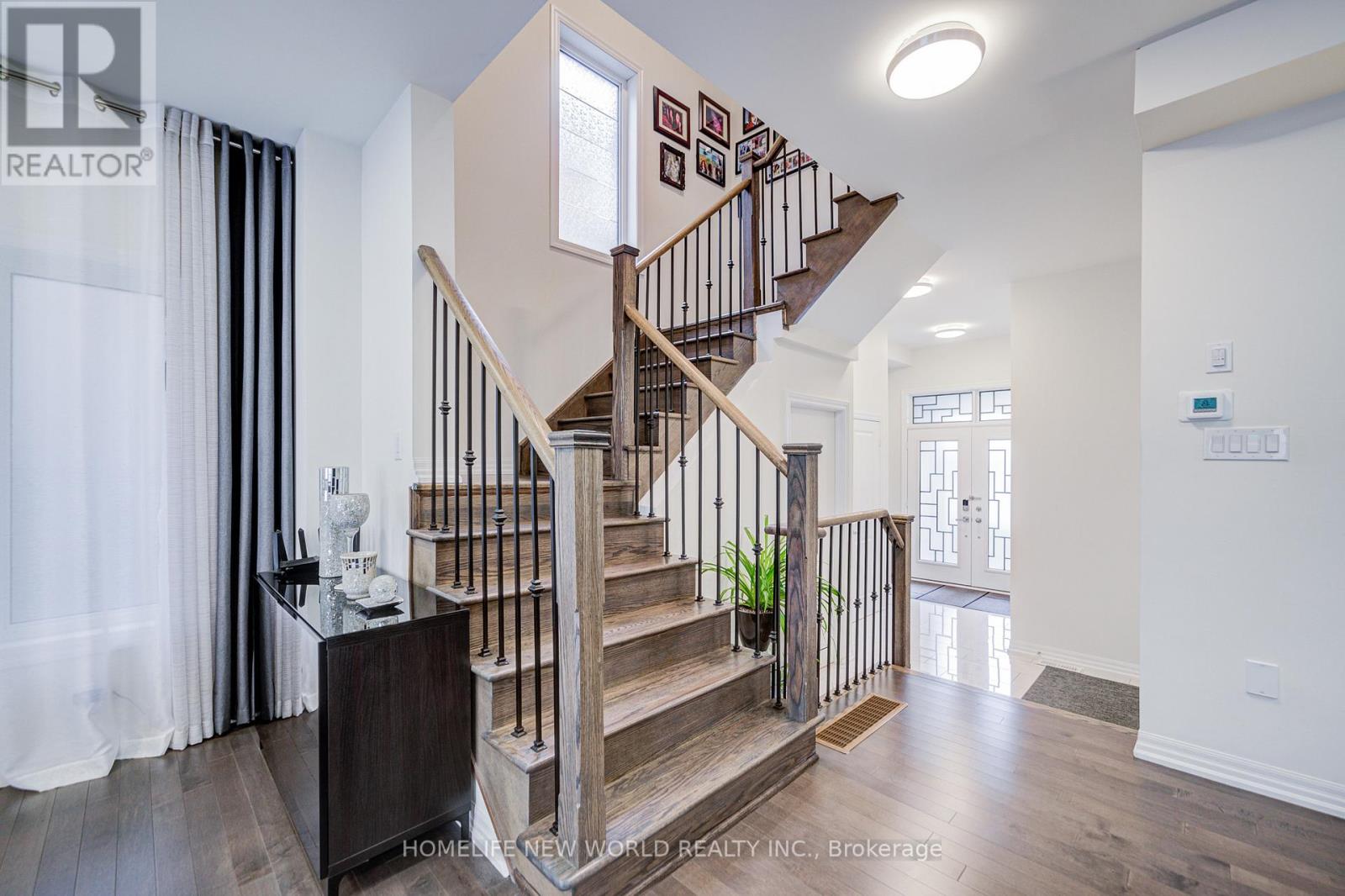74 TANGO CRESCENT - 22