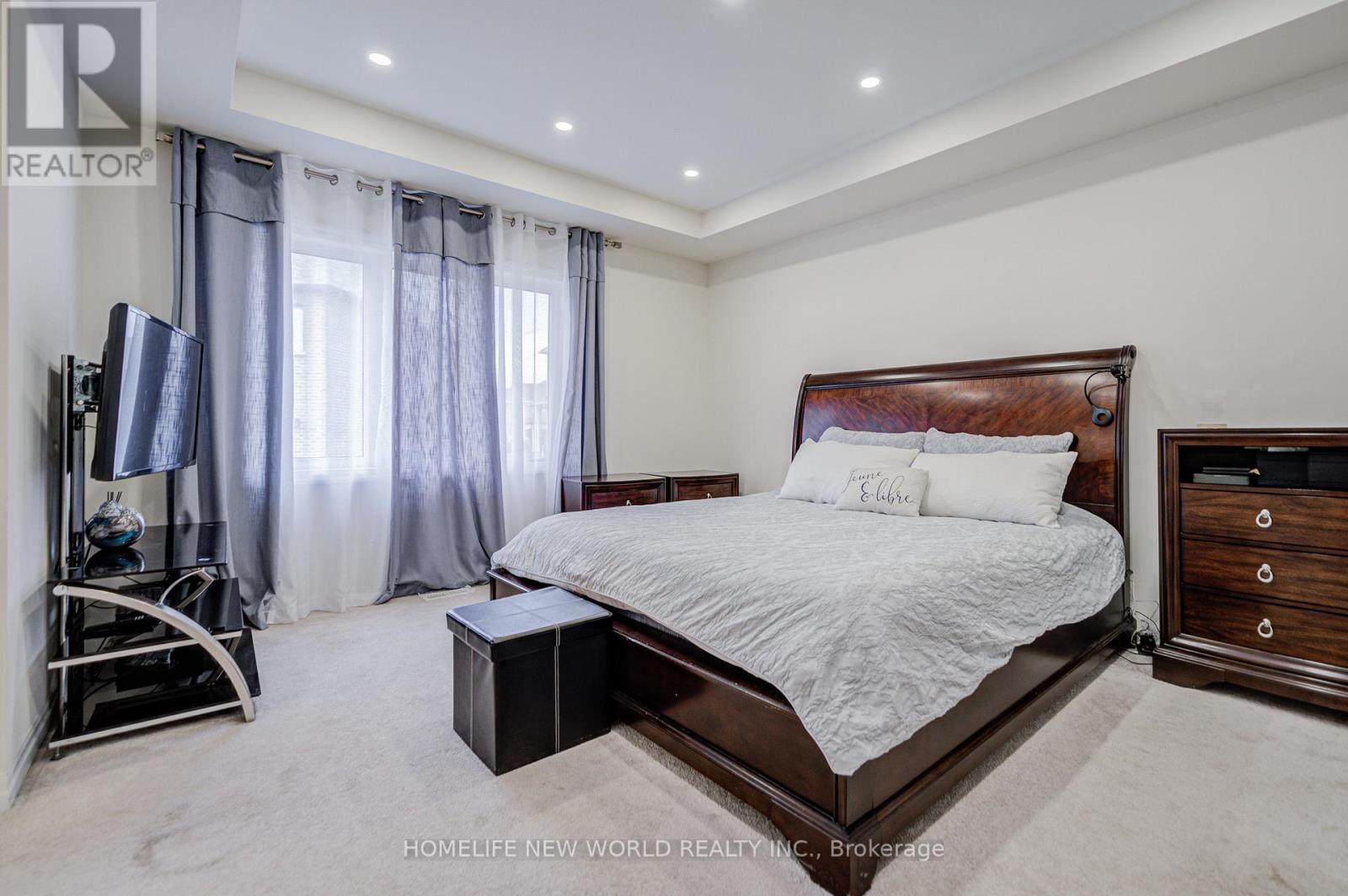 74 TANGO CRESCENT - 26