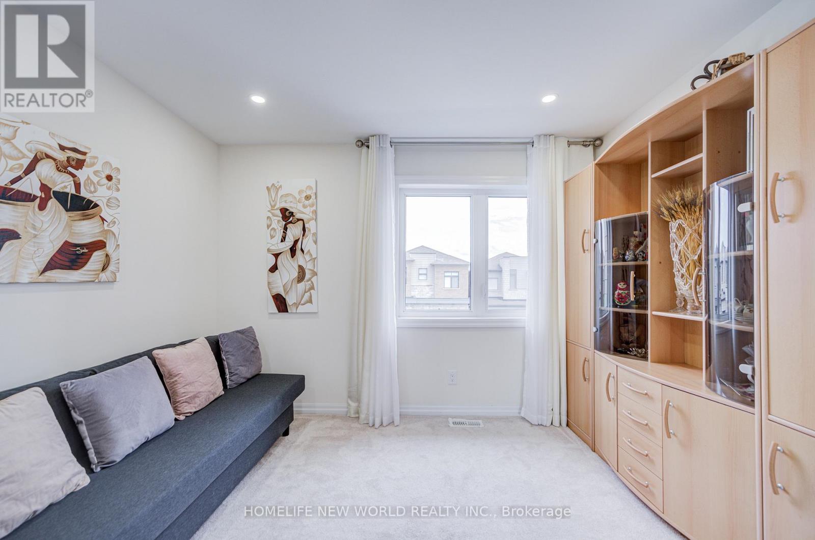 74 TANGO CRESCENT - 29