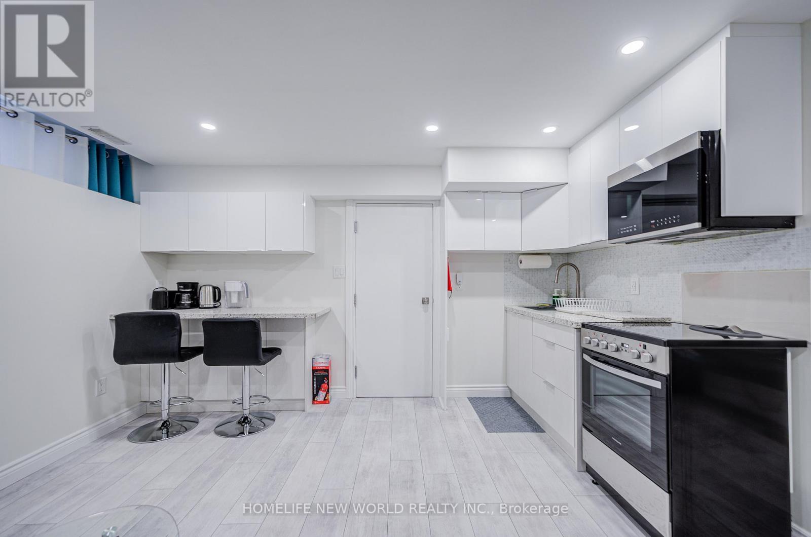 74 TANGO CRESCENT - 44