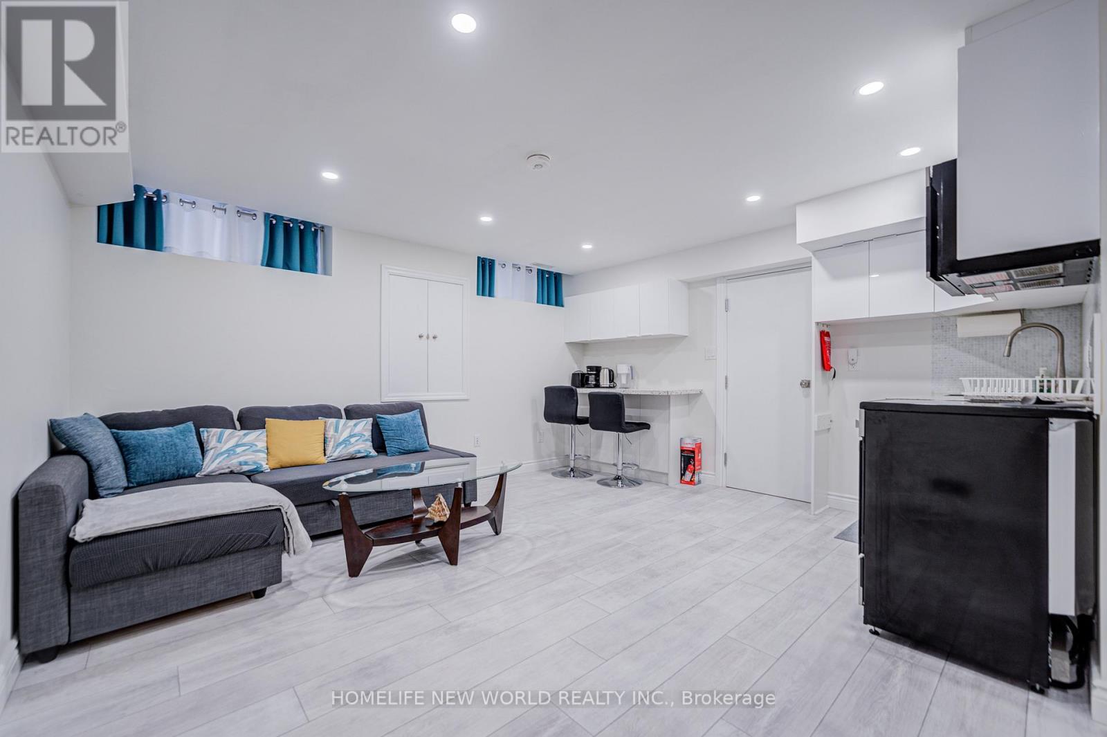 74 TANGO CRESCENT - 46