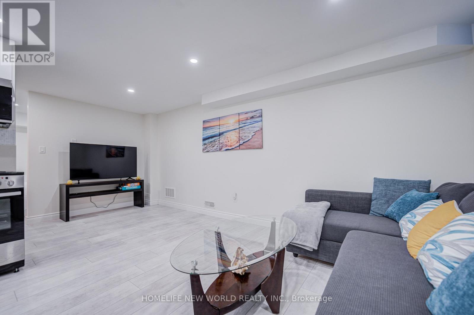 74 TANGO CRESCENT - 47