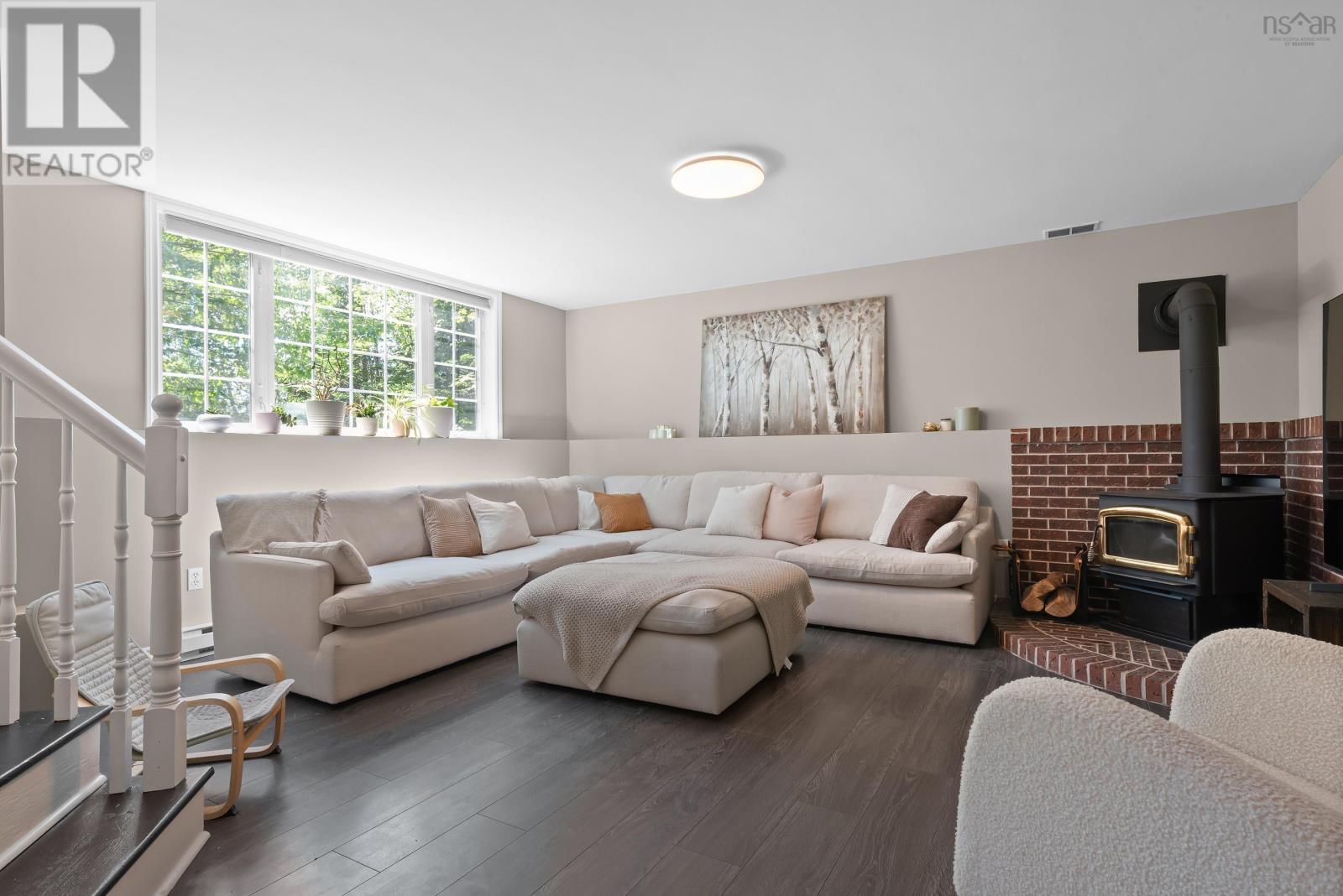 Property 27 of 49 of 90 Leeward Avenue