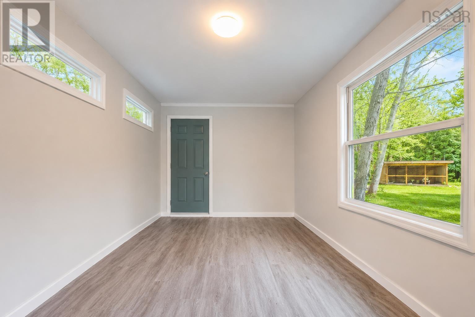 Property 43 of 49 of 90 Leeward Avenue