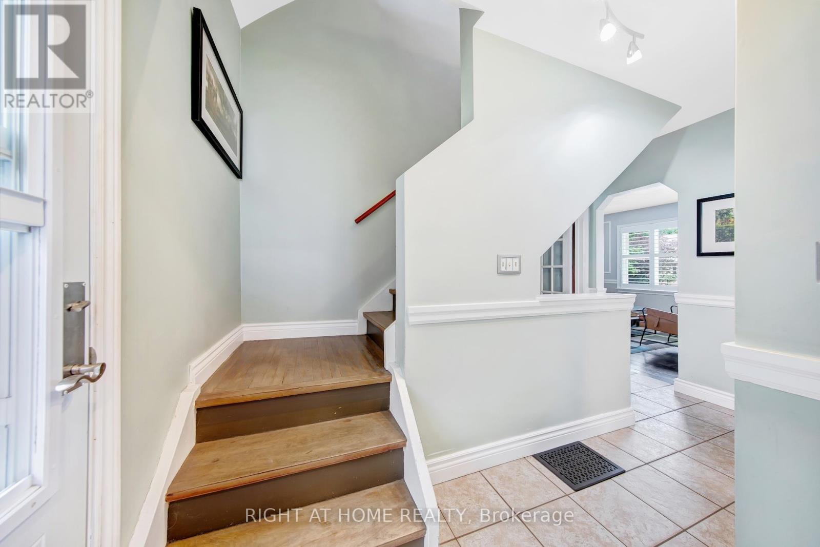 74 MCCAUL STREET - 18