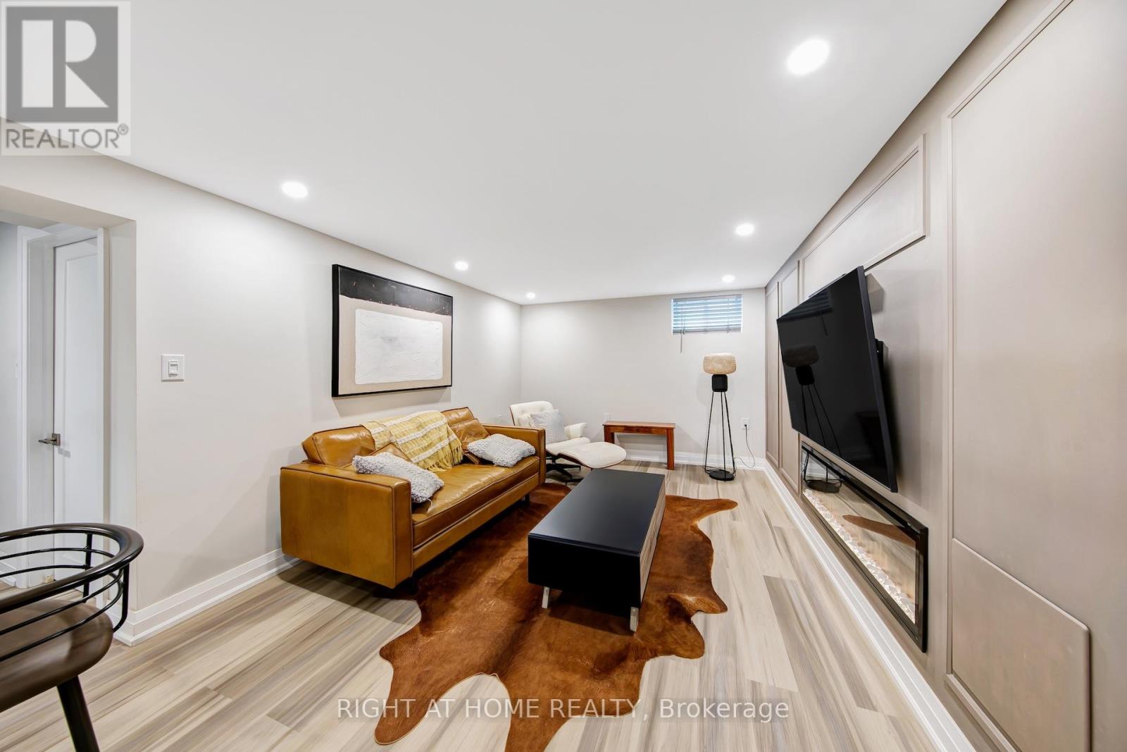 74 MCCAUL STREET - 30