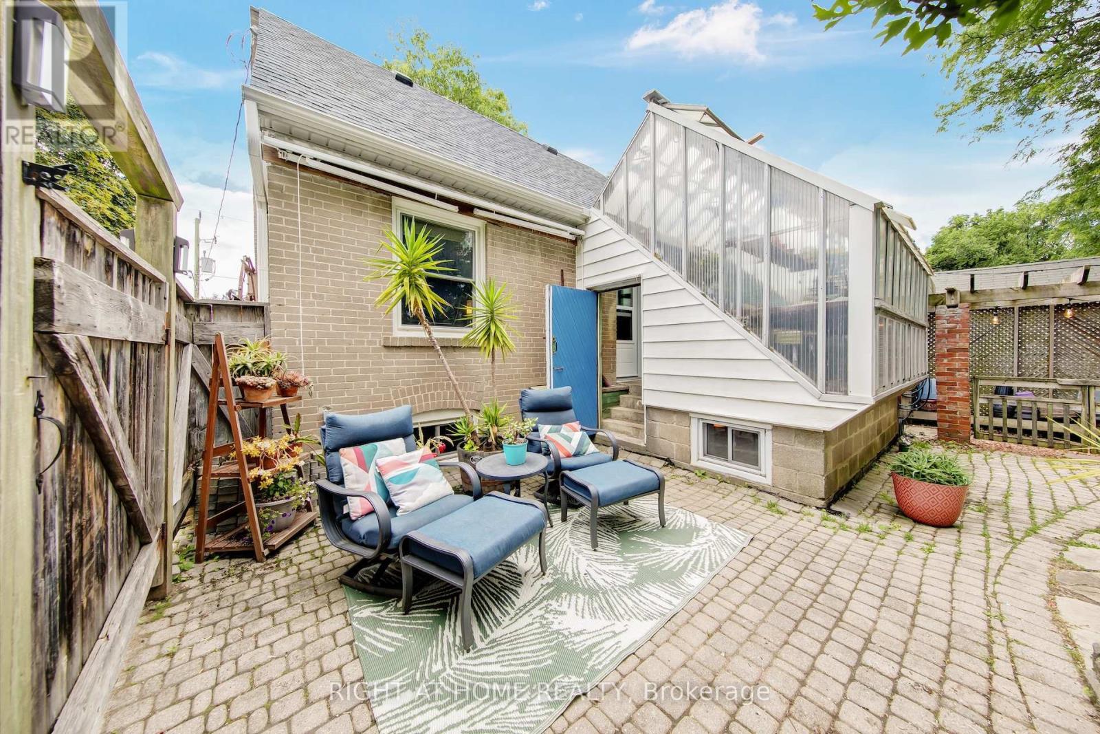 74 MCCAUL STREET - 37