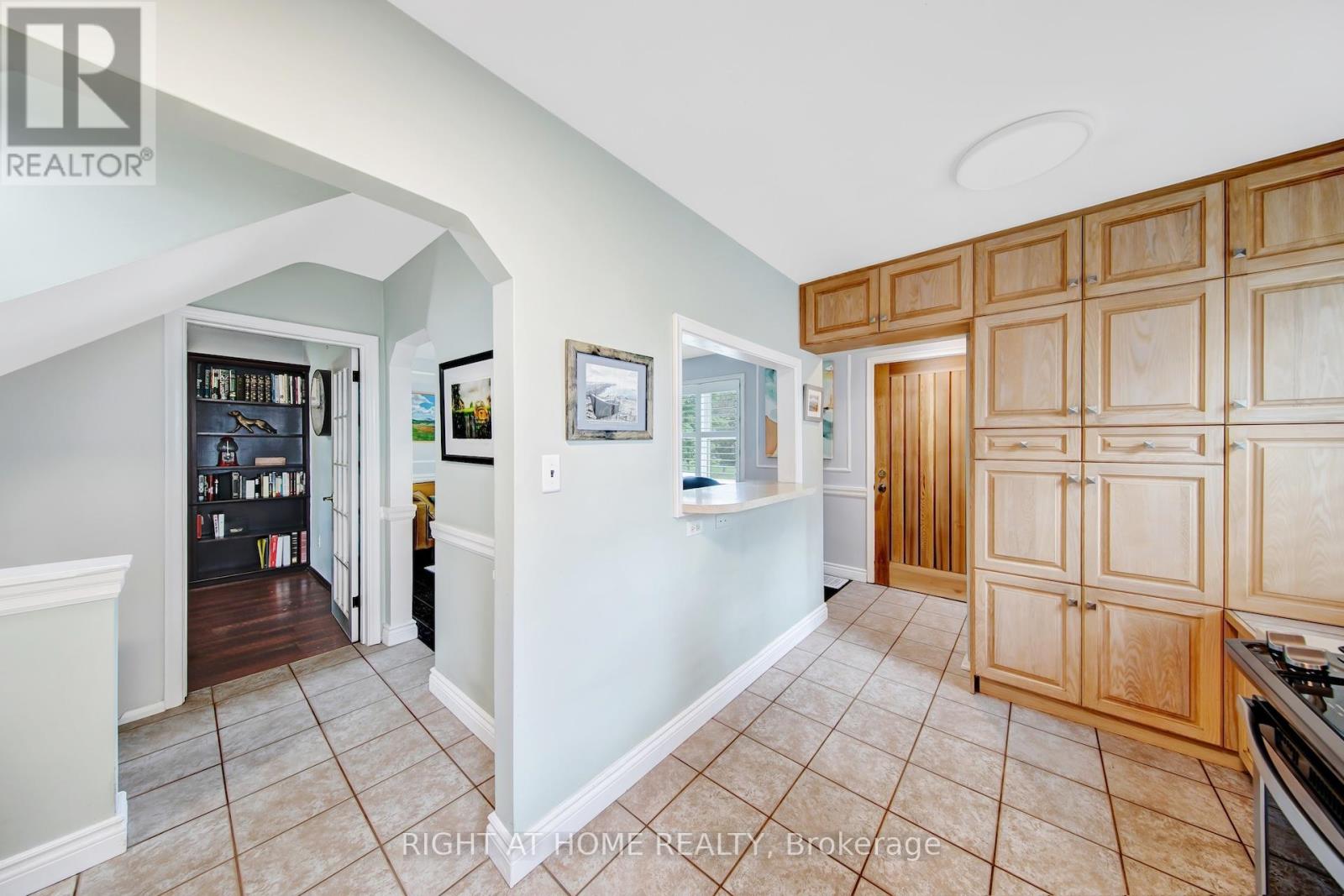 74 MCCAUL STREET - 9
