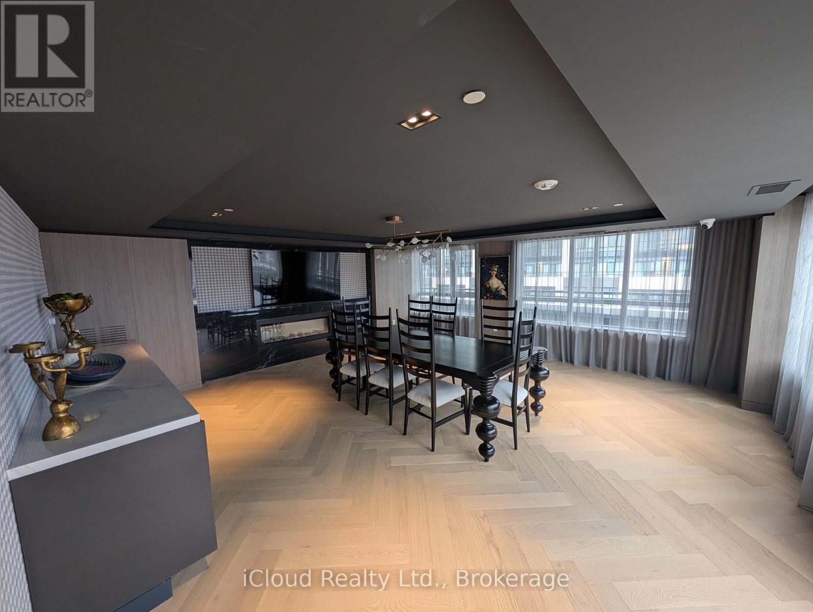 #417 395 DUNDAS STREET W - 43