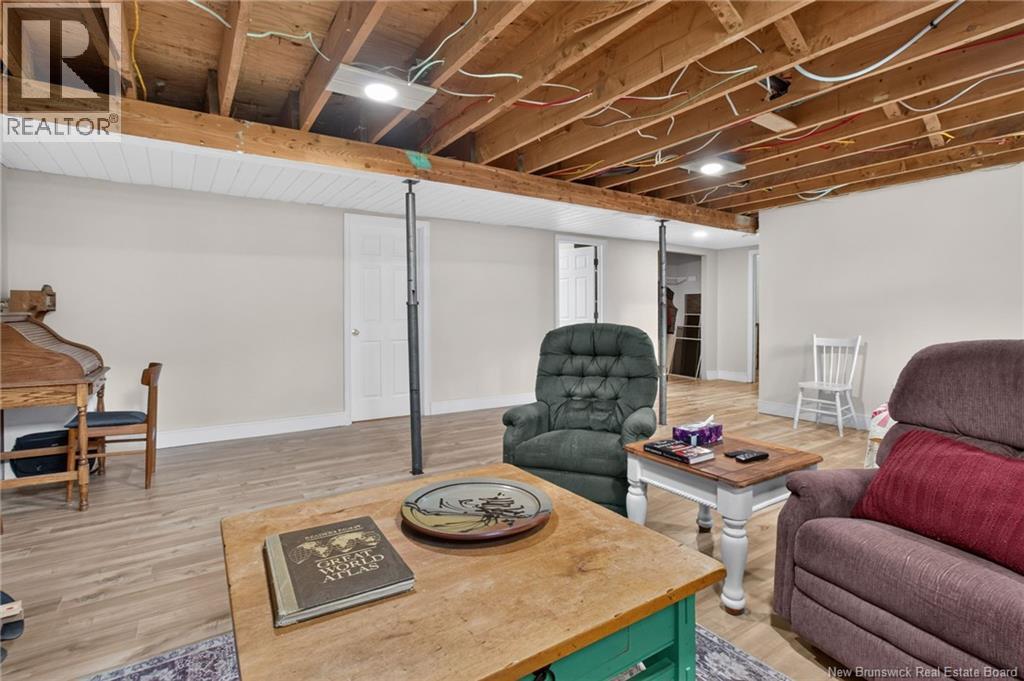 24 Des Roches Street - Image 31